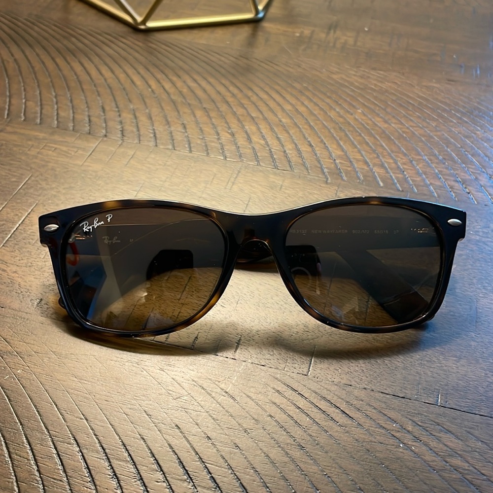 Ray Ban New Wayfarer RB2132 - Tortoise, Polarized, Authentic
